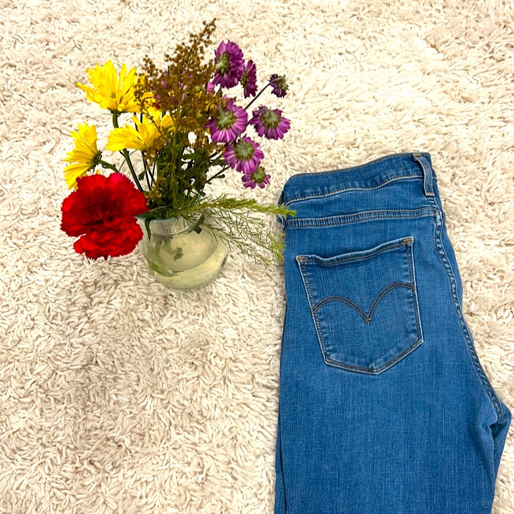 720 Highrise  Super Skinny Levi Jeans